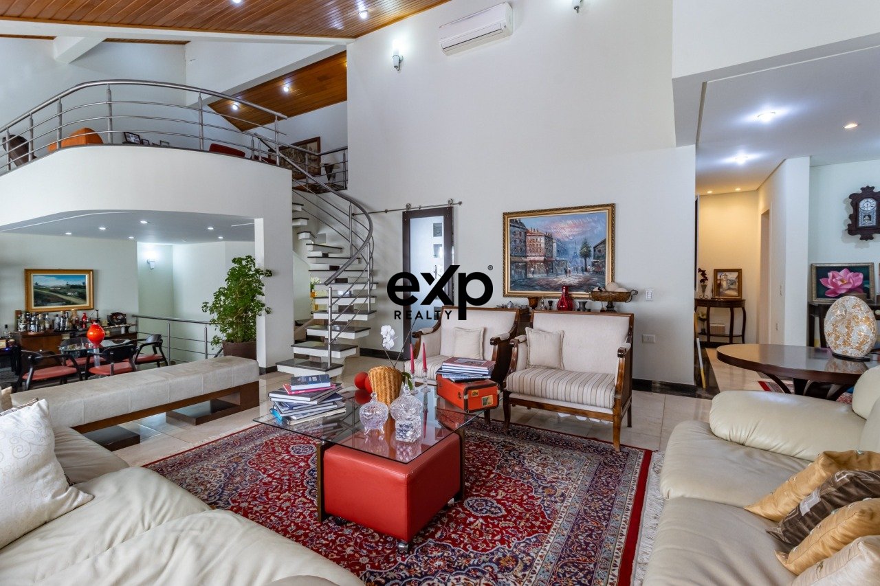 Casa à venda com 05 quartos, suites ao lado do colégio Porto Seguro em Valinhos/SP
