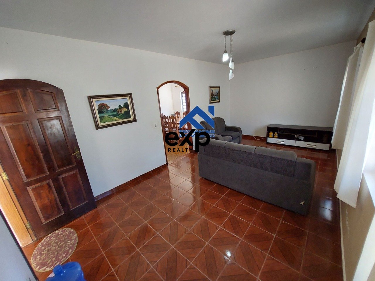 ? Casa Ampla e Versátil em Piracaia-SP | 230 m² de Construção em Terreno de 300 m²