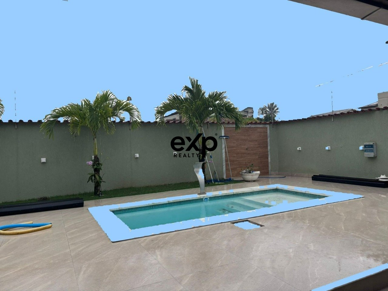 Casa à venda Valença Bahia - com piscina - energia solar mobiliada