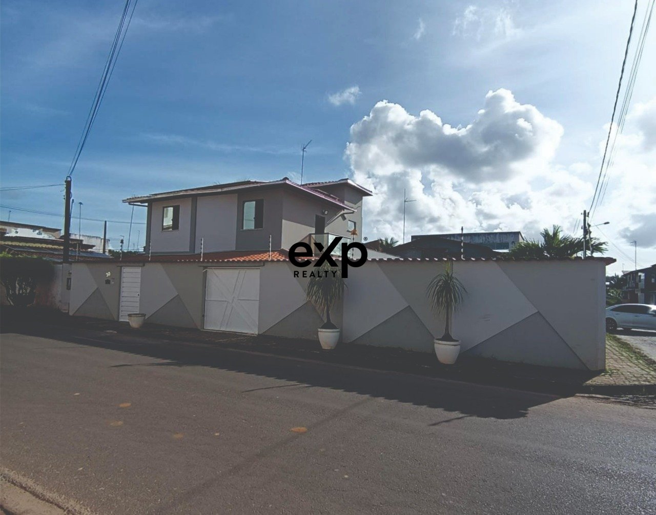 Casa à venda Valença Bahia - com piscina - energia solar mobiliada