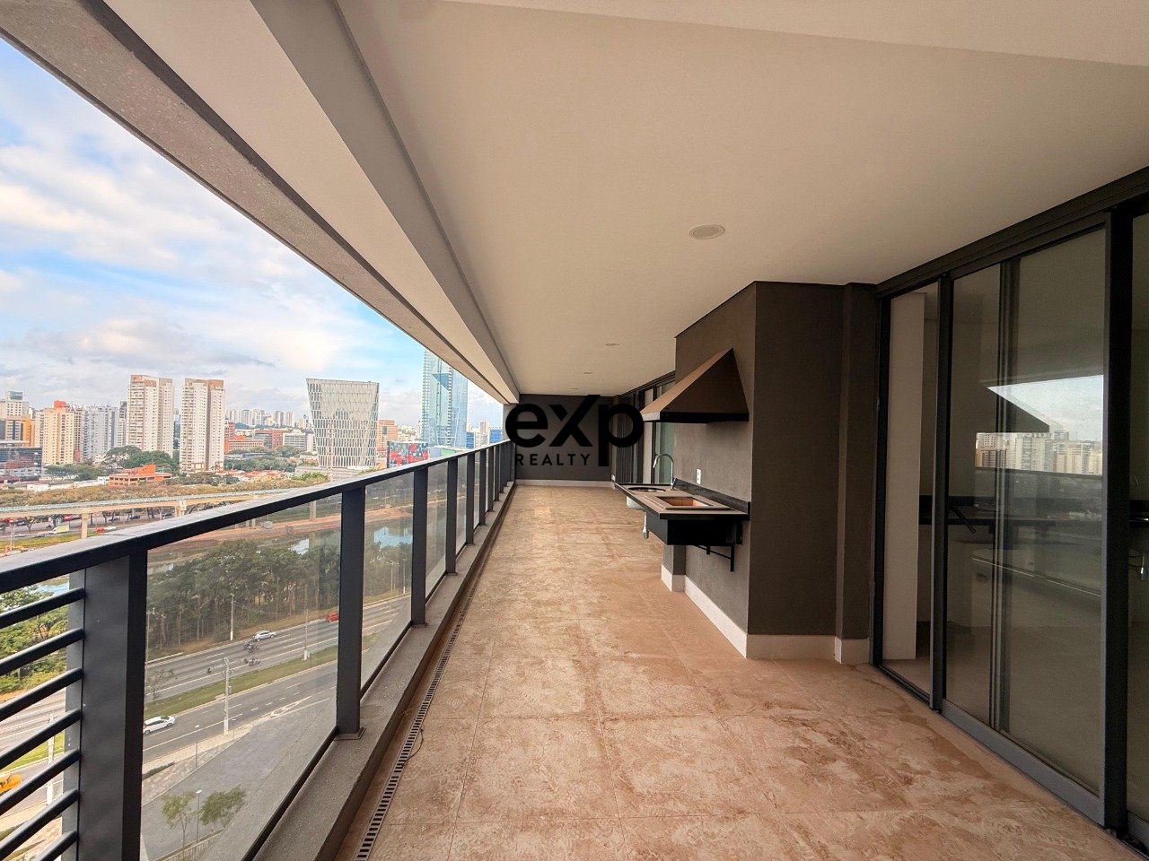 Sofisticação e Lazer Completo: Apartamento de 186m² no Parque Global com 3 Vagas e Vista Privilegiada