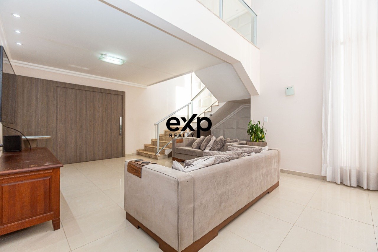 Casa com 4 quartos no Xaxim