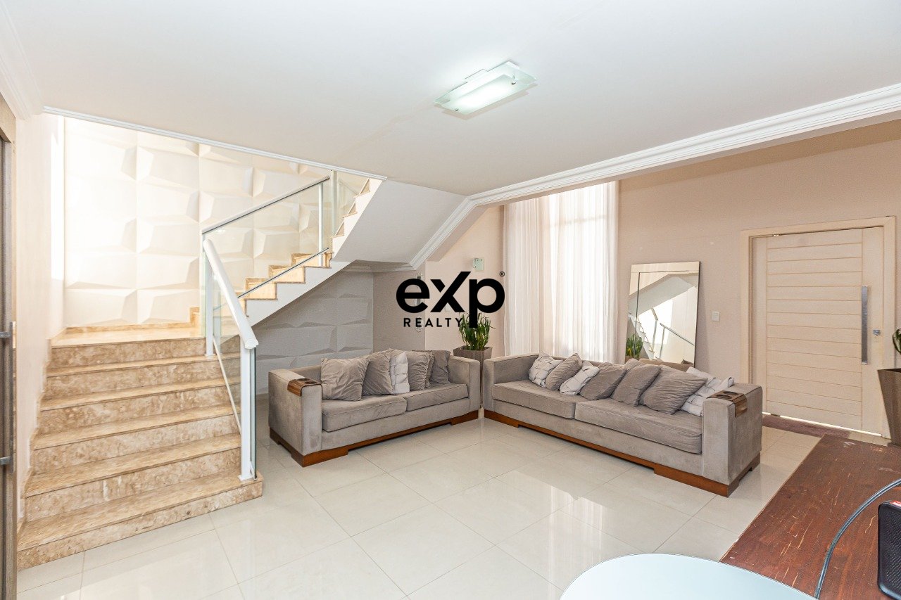 Casa com 4 quartos no Xaxim