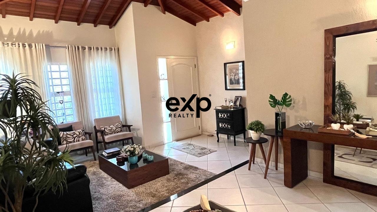 Casa à venda em Valinhos, R. Campos Salles 2535 Campos Salles Valinhos 13272-350, 270 m²