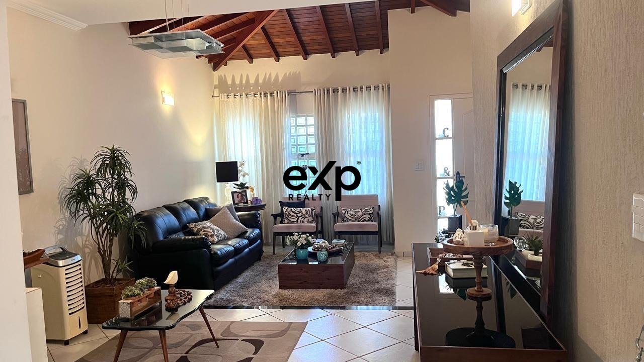 Casa à venda em Valinhos, R. Campos Salles 2535 Campos Salles Valinhos 13272-350, 270 m²
