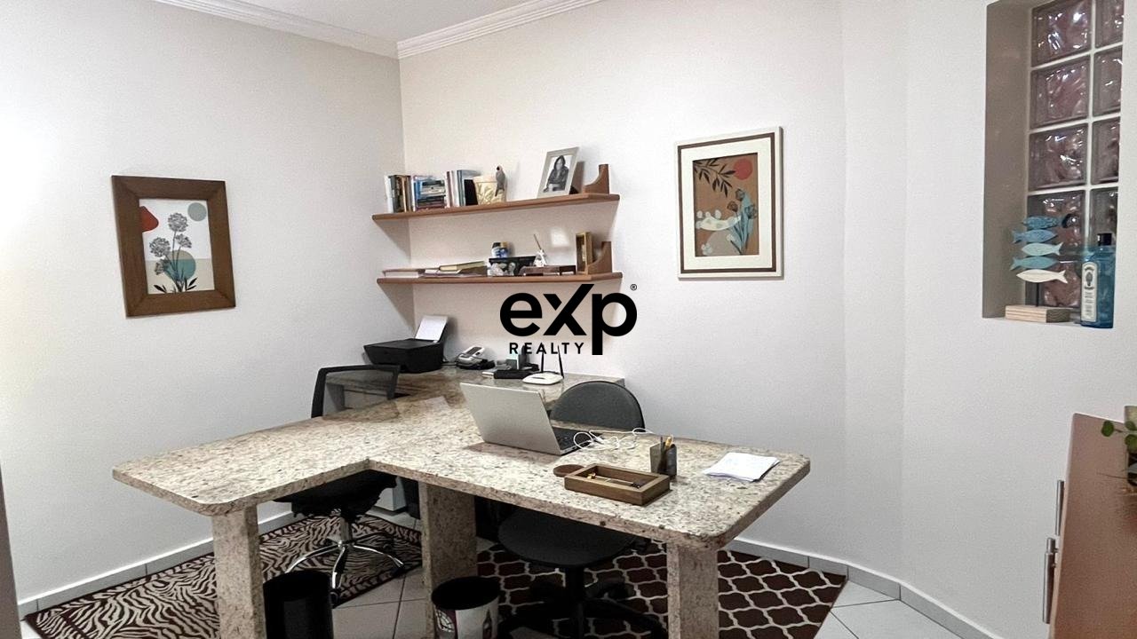 Casa à venda em Valinhos, R. Campos Salles 2535 Campos Salles Valinhos 13272-350, 270 m²