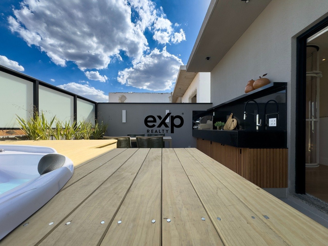 Lausanne Residence - Casas com Elevador, Natureza e Lazer de Clube, 208m2
