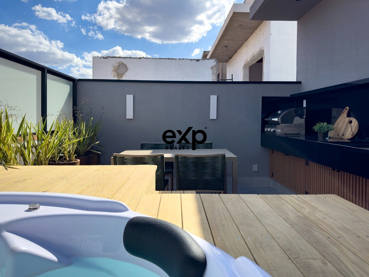 Lausanne Residence - Casas com Elevador, Natureza e Lazer de Clube, 208m2