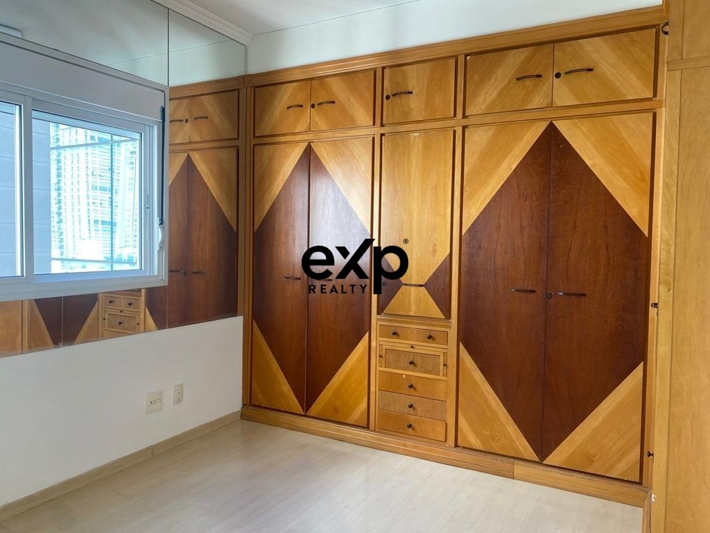 Apartamento para alugar em São Paulo, Antonio de Macedo 1112 Campo Belo São Paulo 04607-001, 155 m²