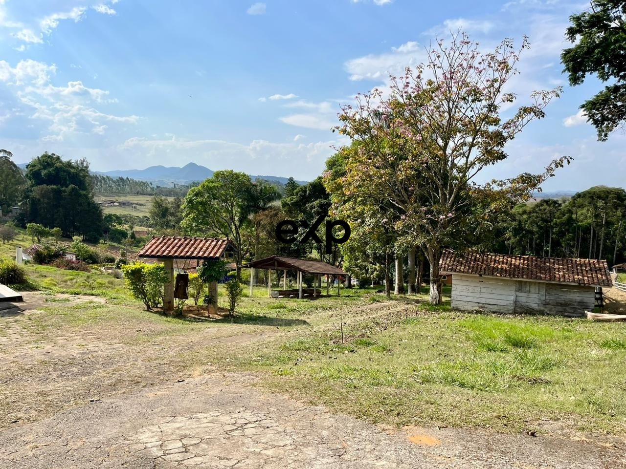 Complete Rural Property with Natural Spring, Lake, Swimming Pool and Cattle Raising Infrastructure - 40,000 m² in Caldas/MG 5