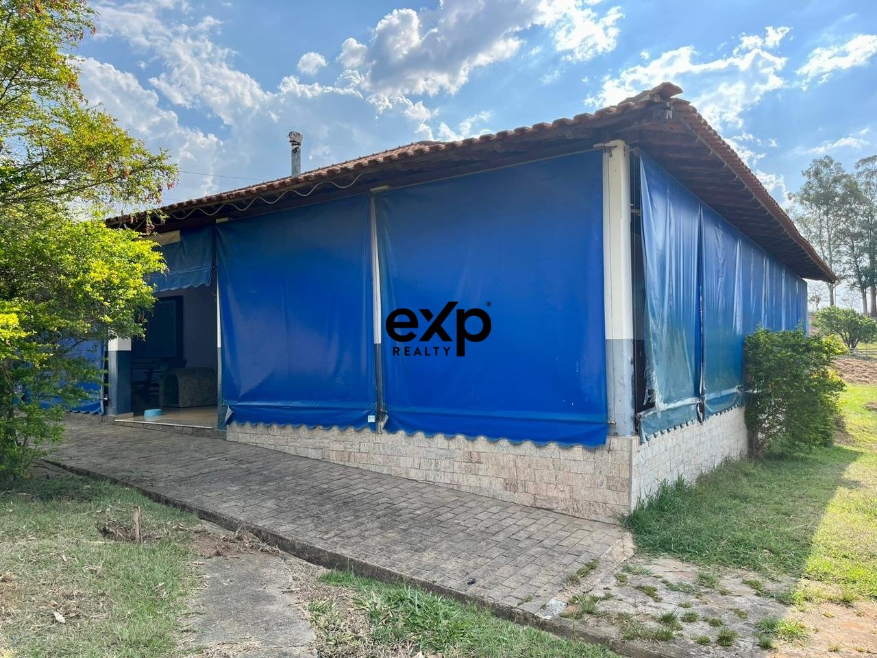 Complete Rural Property with Natural Spring, Lake, Swimming Pool and Cattle Raising Infrastructure - 40,000 m² in Caldas/MG 4
