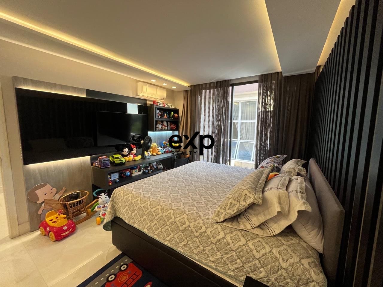 Casa de 4 Suítes, Mobiliada, à venda, 362m2, Jardins Ibiza, Eusébio