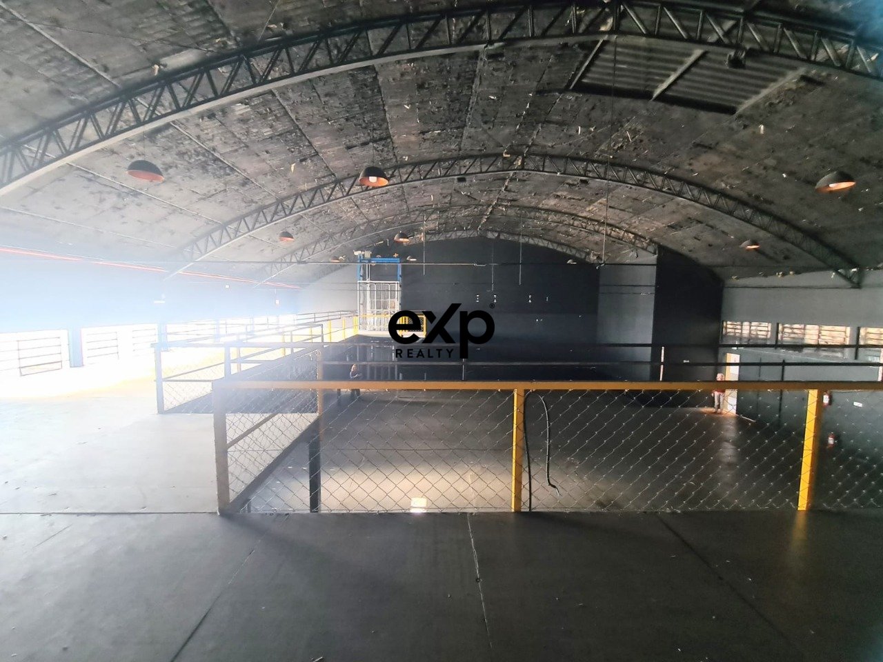 Galpão / Depósito / Armazém de 2.427m² de construção para venda em Vinhedo - R$5.500.000,00
