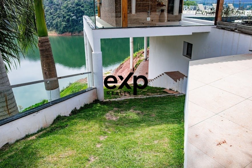 Casa luxuosa em Igaratá à Venda -Recanto das Aguas- aceita permuta-Um Lugar maravilhoso.