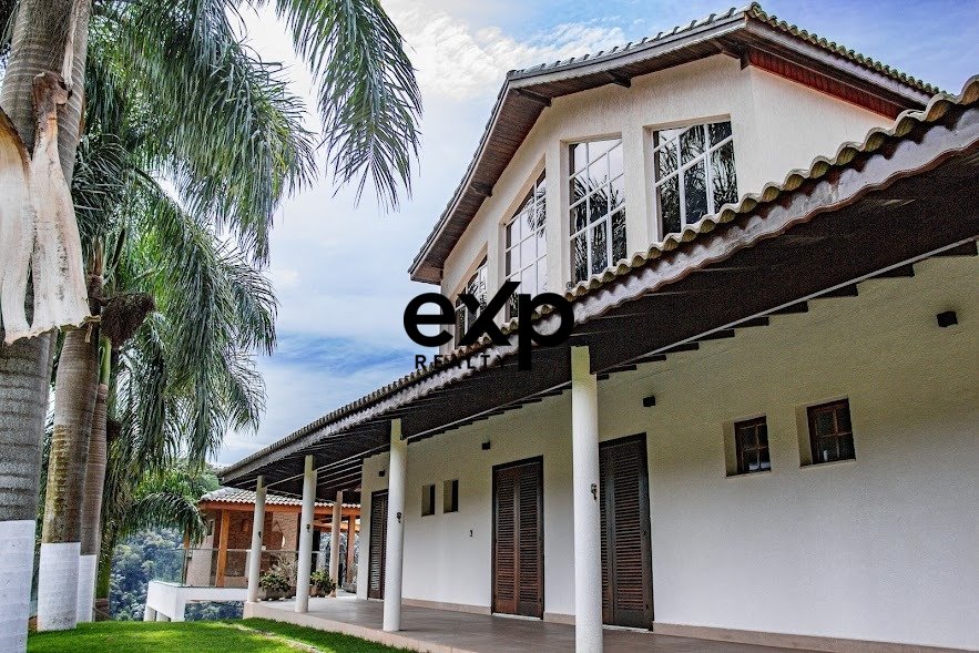 Casa luxuosa em Igaratá à Venda -Recanto das Aguas- aceita permuta-Um Lugar maravilhoso.