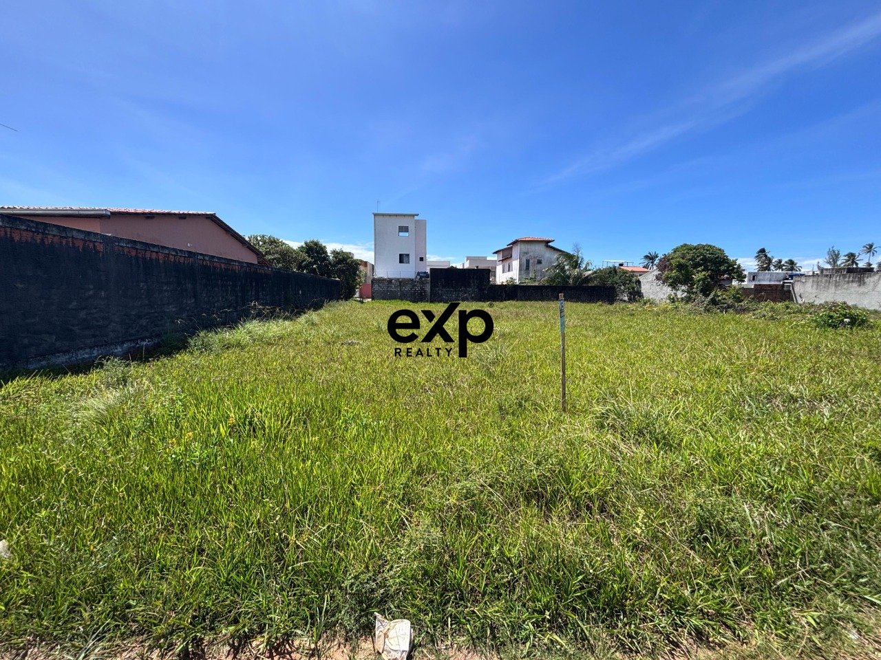 Terreno à venda na praia Guiabim - Valença, BA - 10x35