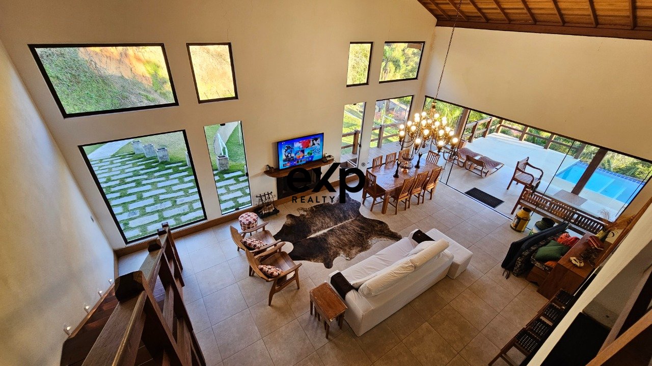 Casa no Condomínio Pouso das Maitacas com 4 suítes, 290 m² por R$ 1.480.000,00 - Secretário, Petrópolis/RJ