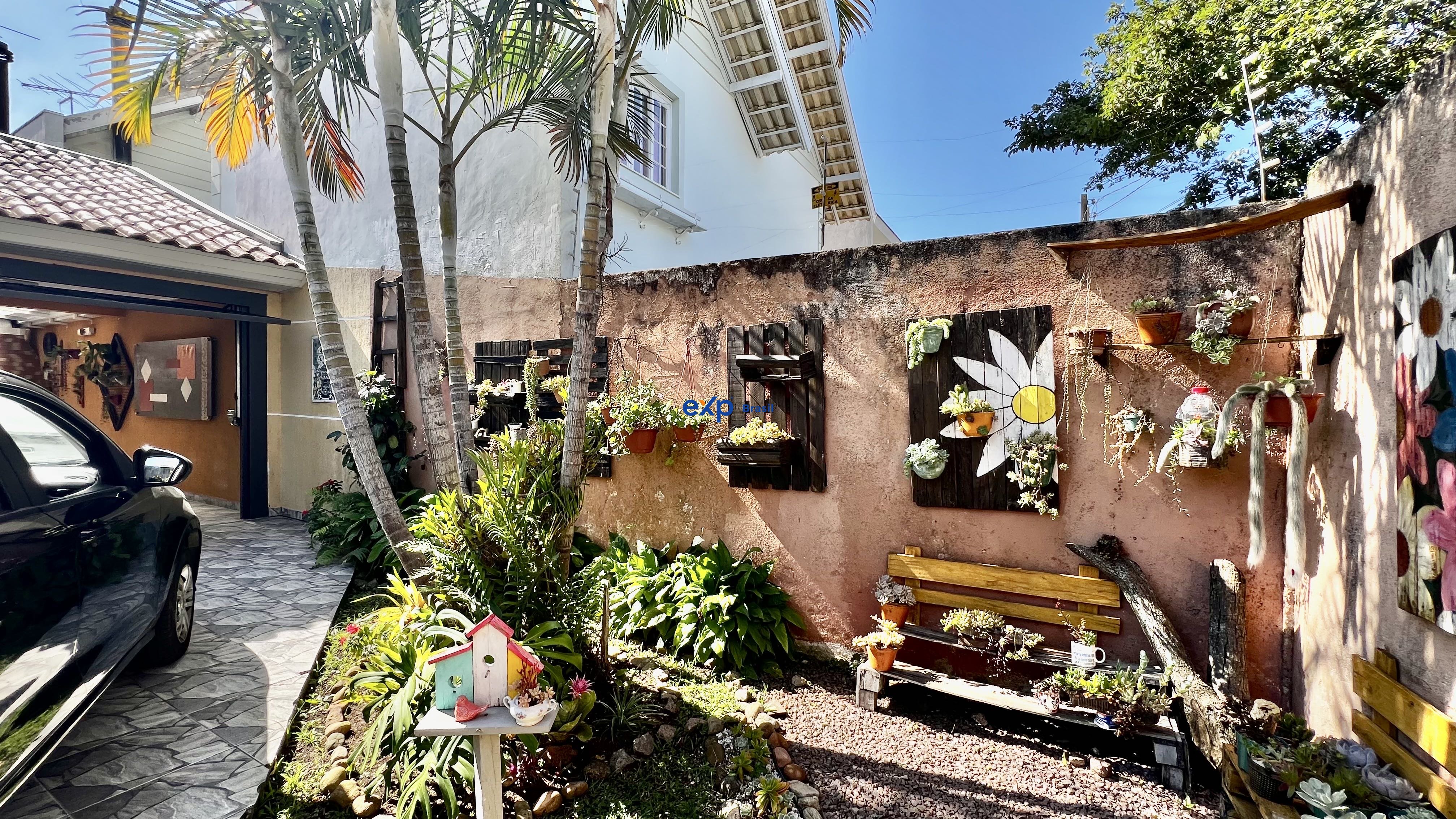 Casa térrea Averbada em Pinhais!! Bem no coração do Centro de Pinhais!!