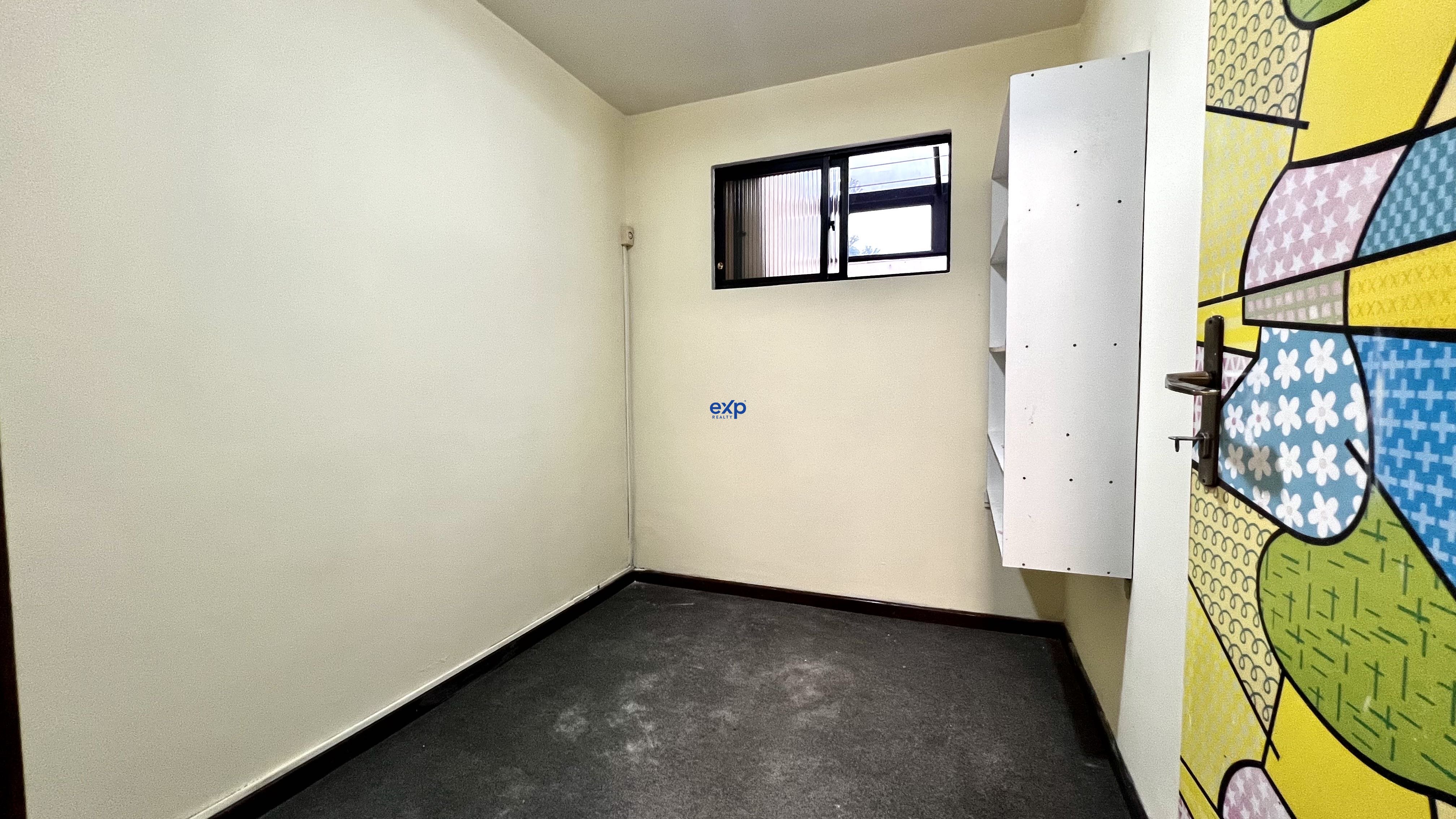 Sobrado à venda em Curitiba, Tenente Ricardo Kirch 186 Jardim das Américas Curitiba 81530-120, 287 m²