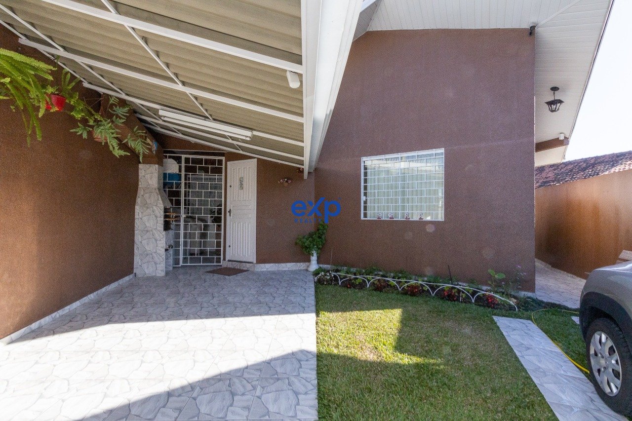 Casa com 3 quartos no bairro Uberaba - Curitiba