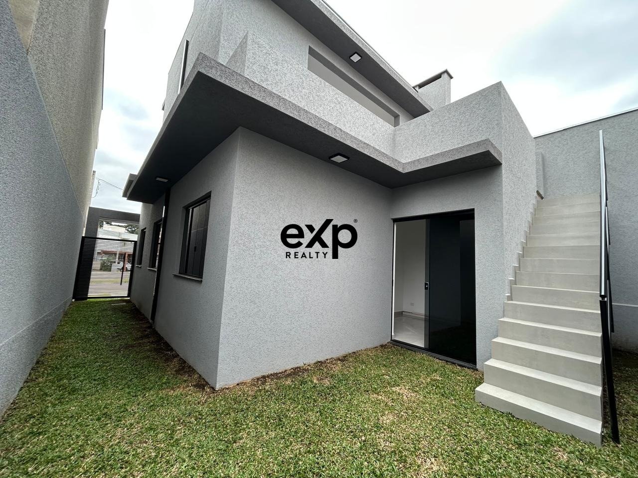 Excelente casa em condomínio fechado
