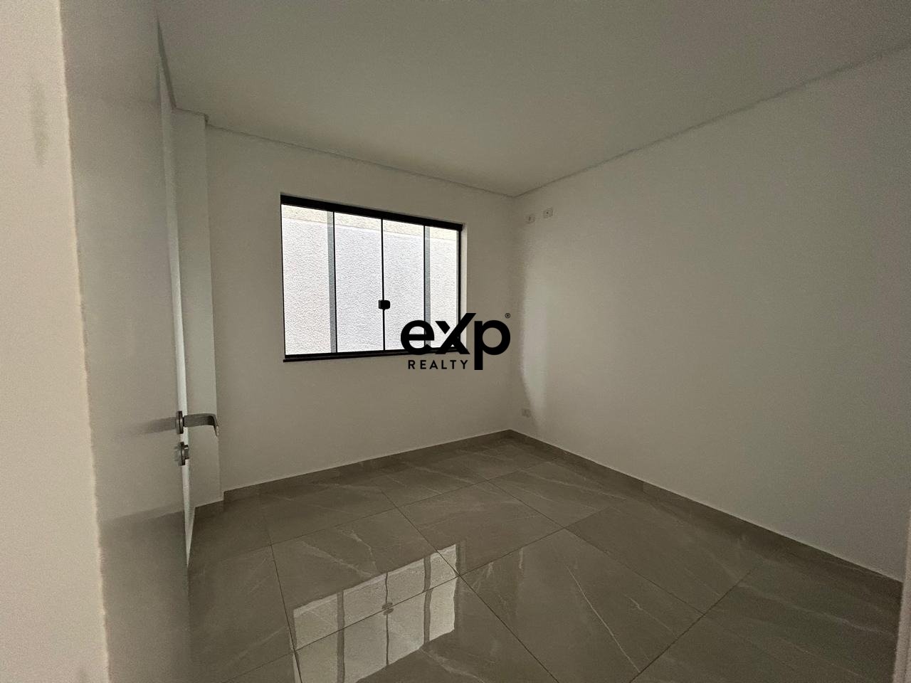 Excelente casa em condomínio fechado