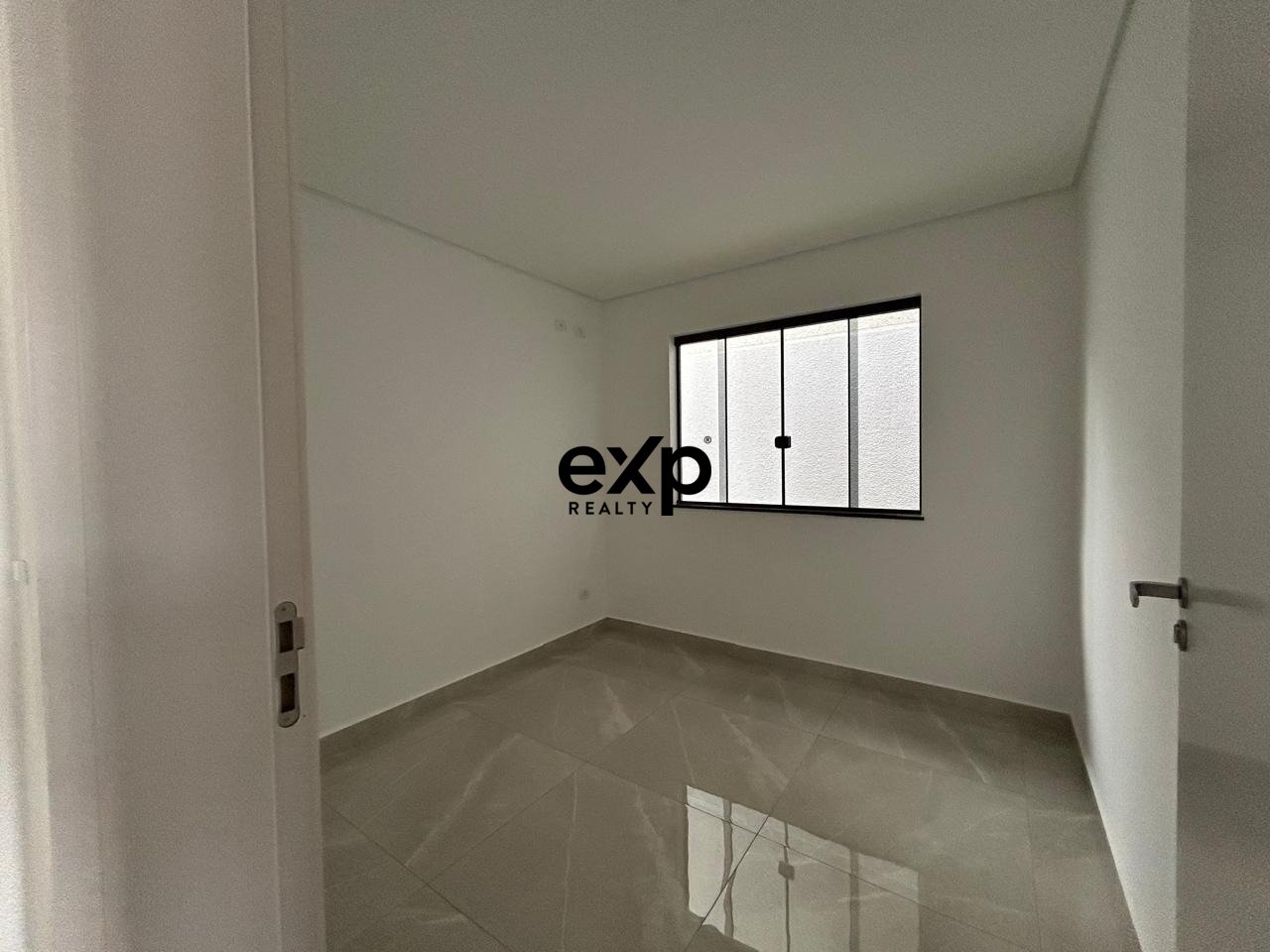 Excelente casa em condomínio fechado