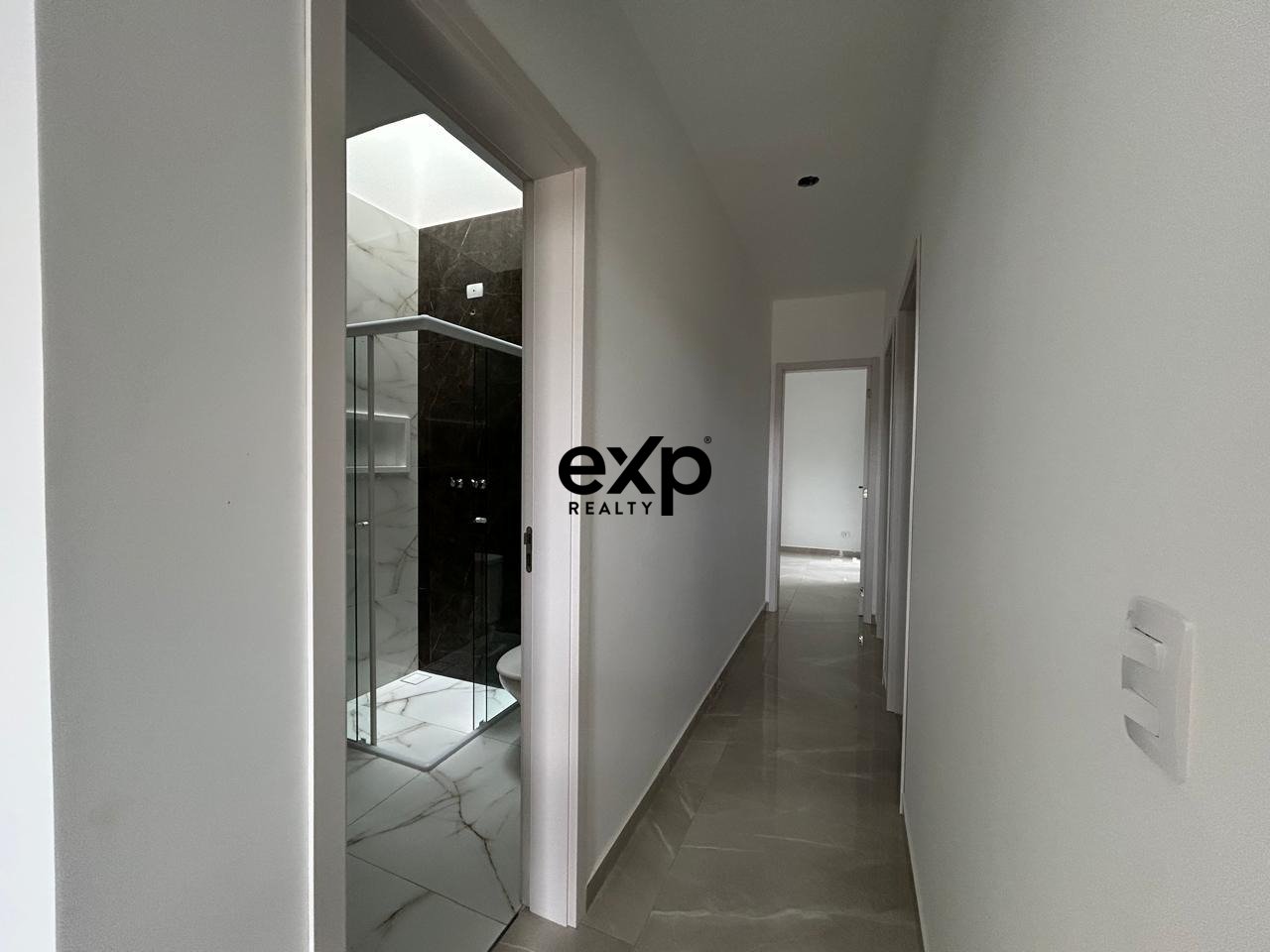 Excelente casa em condomínio fechado