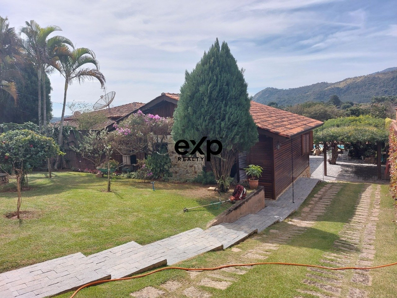 Casa à venda em Atibaia, Orquídea 300 Nova Gardênia Atibaia 12946-400, 300 m²