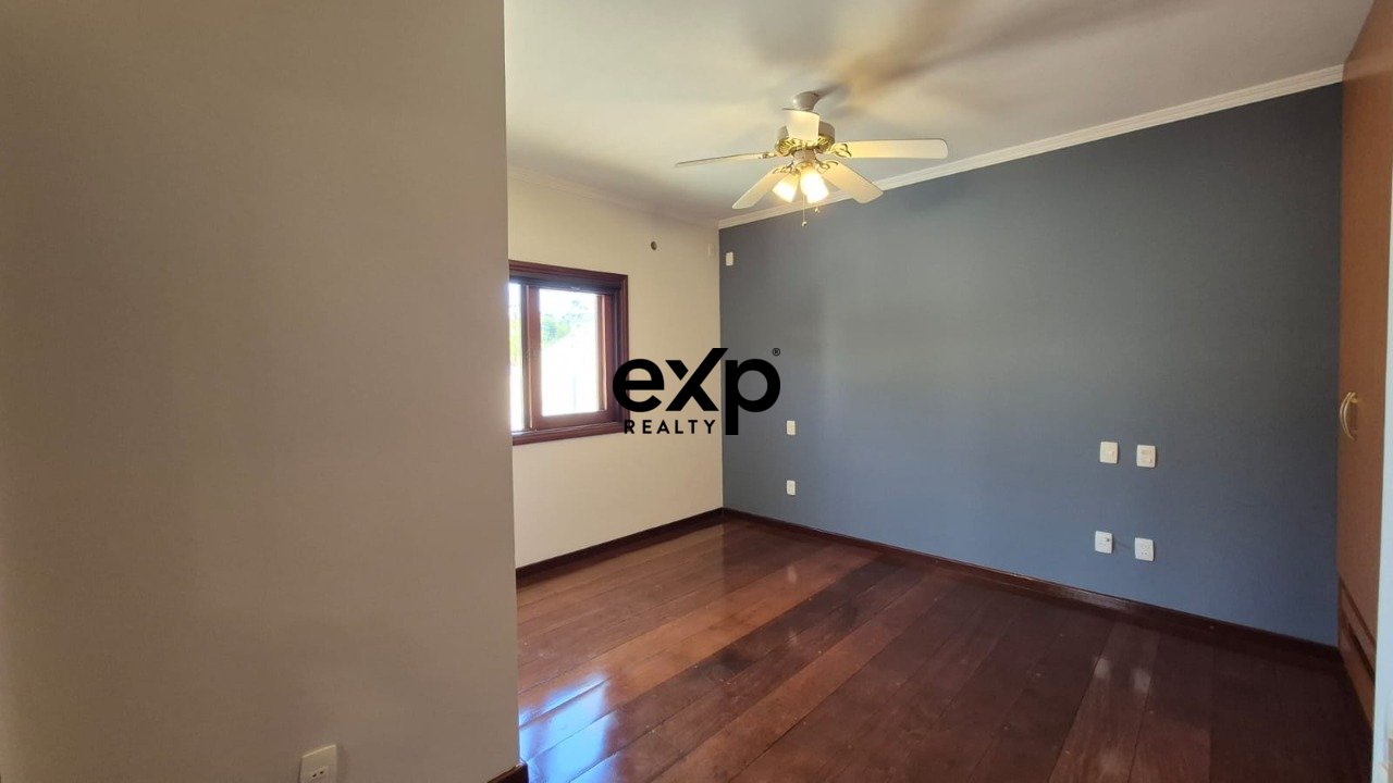 Casa à venda com 04 suites próxima oa colégio Porto Seguro em  Valinhos/SP