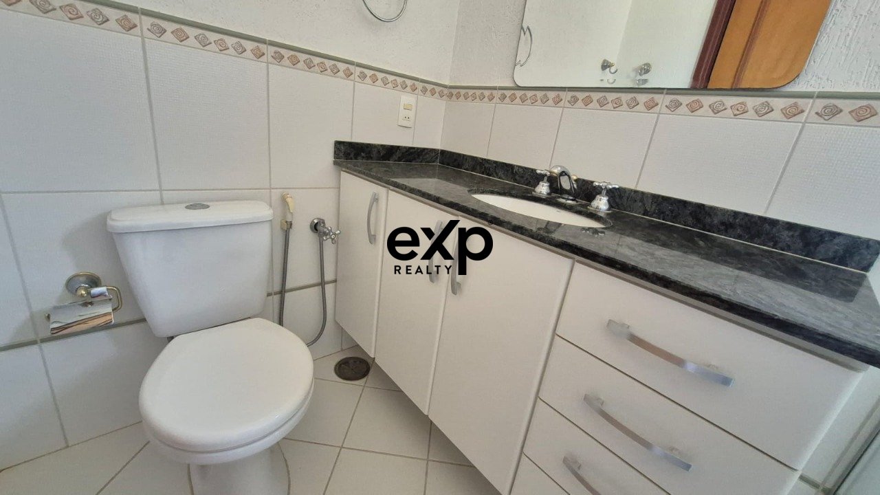 Casa à venda com 04 suites próxima oa colégio Porto Seguro em  Valinhos/SP