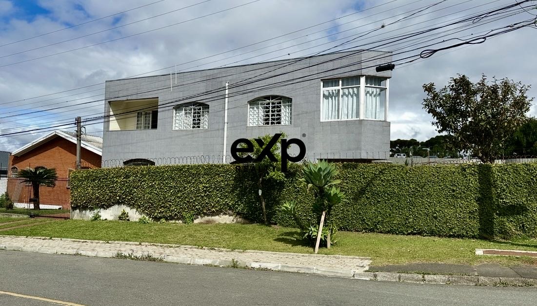 Casa terrea + sala comercial e apartamento no mesmo terreno