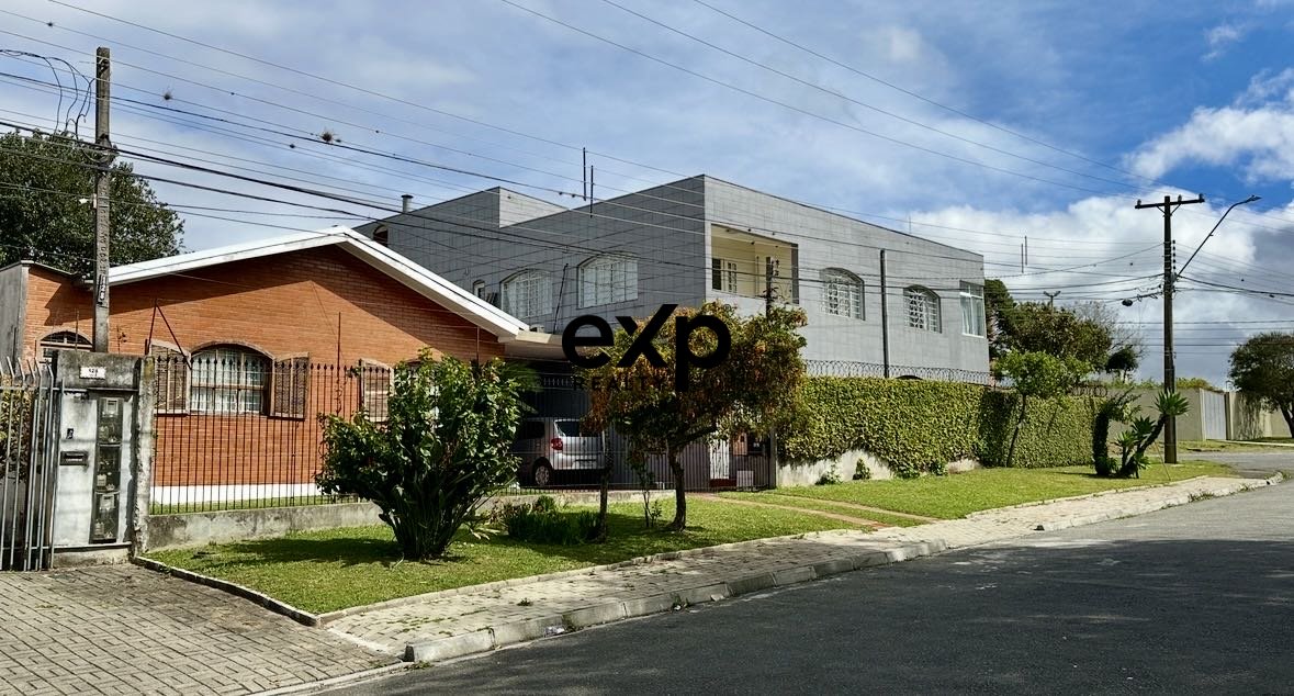 Casa terrea + sala comercial e apartamento no mesmo terreno