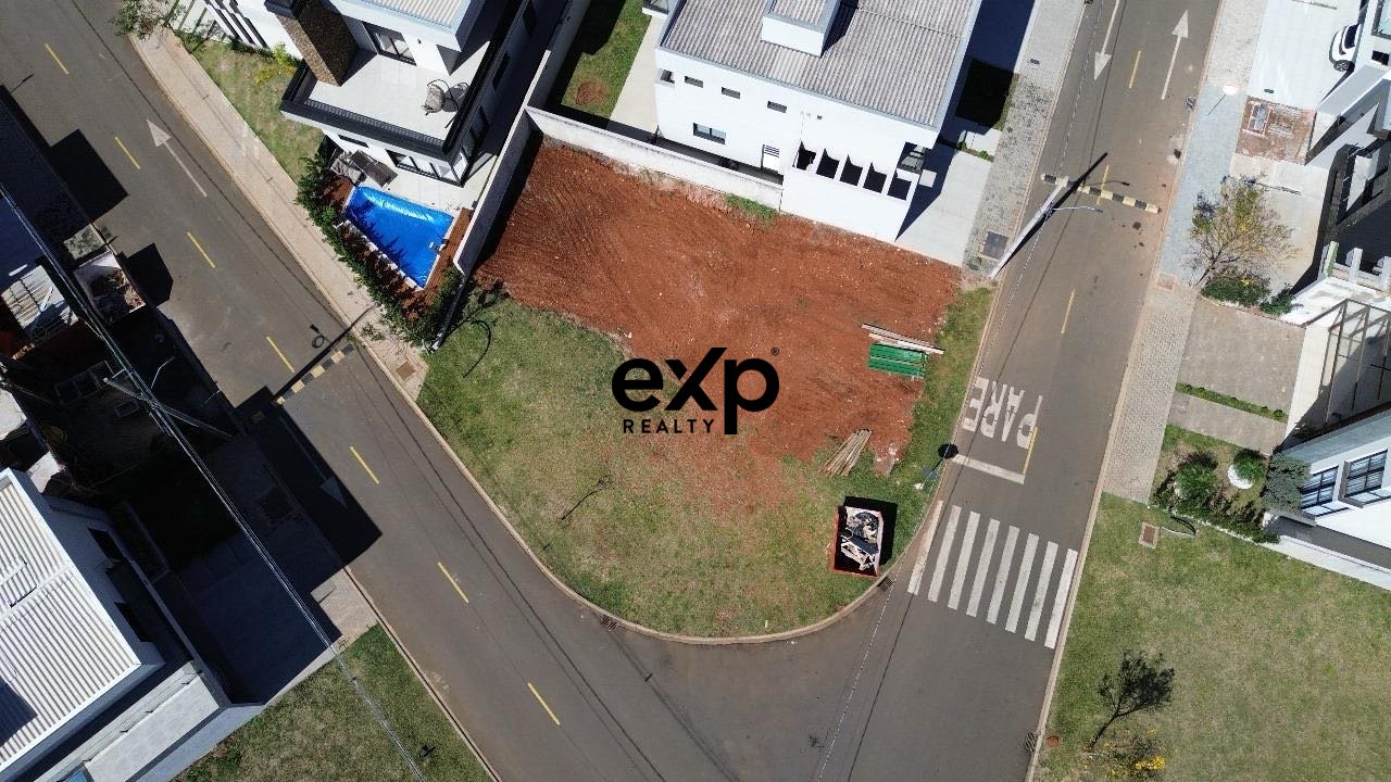Terreno de Esquina no Parque Doman