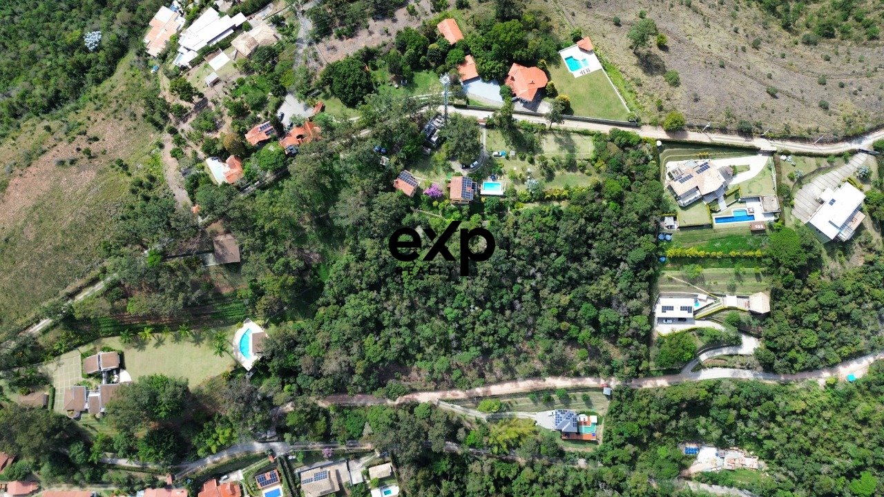 Lote Exclusivo no Condomínio Mundéus em Itaipava - com 2.173,54 m² por R$ 360.000,00 - Petrópolis, RJ