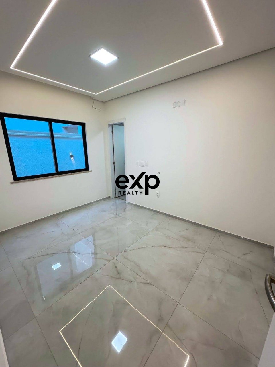 Casa Plana com 3 Suítes no Condomínio Terras Alphaville
