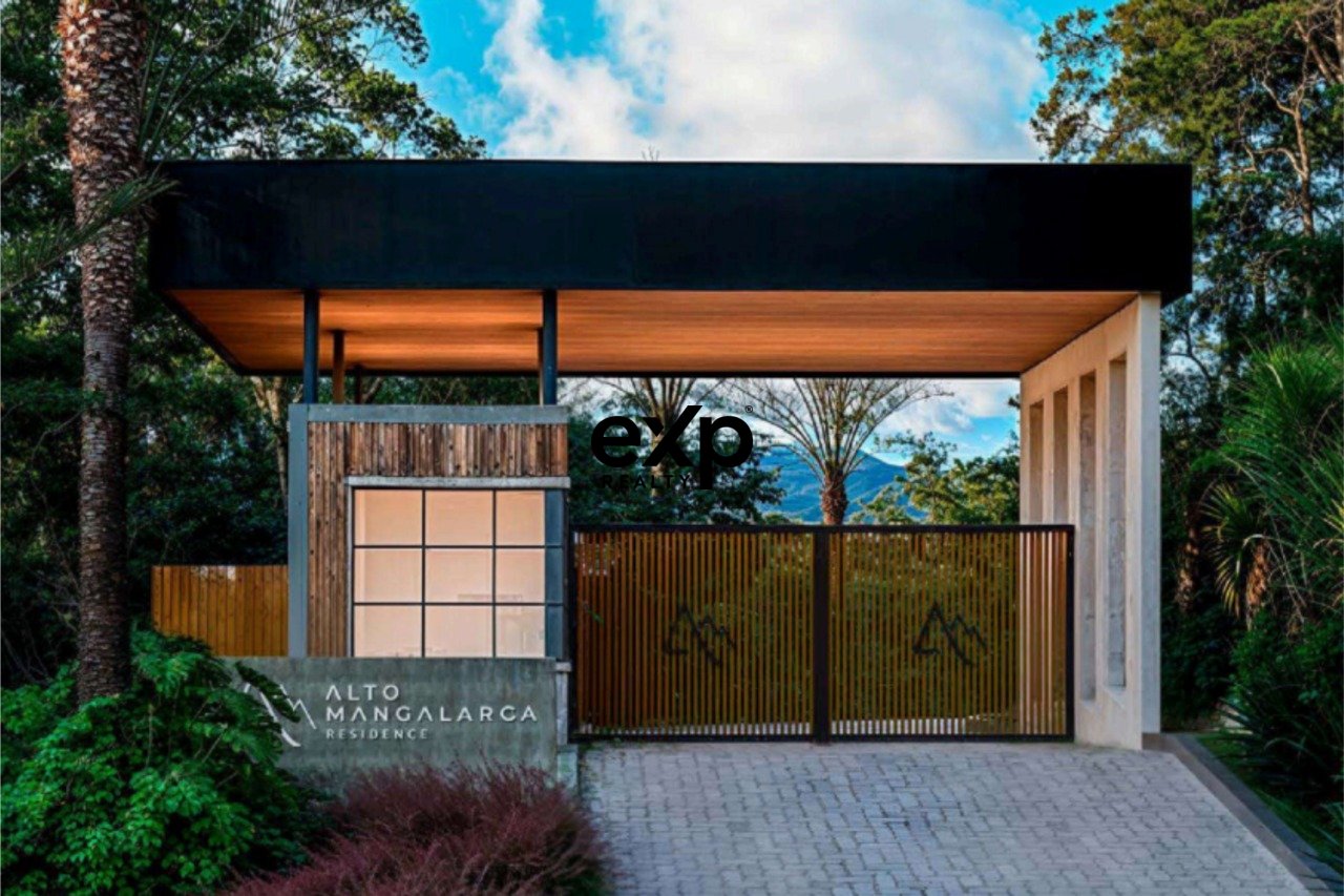 Casas no Condomínio Alto Mangalarga entre 383 m² e 487 m² - Itaipava, Petrópolis/RJ
