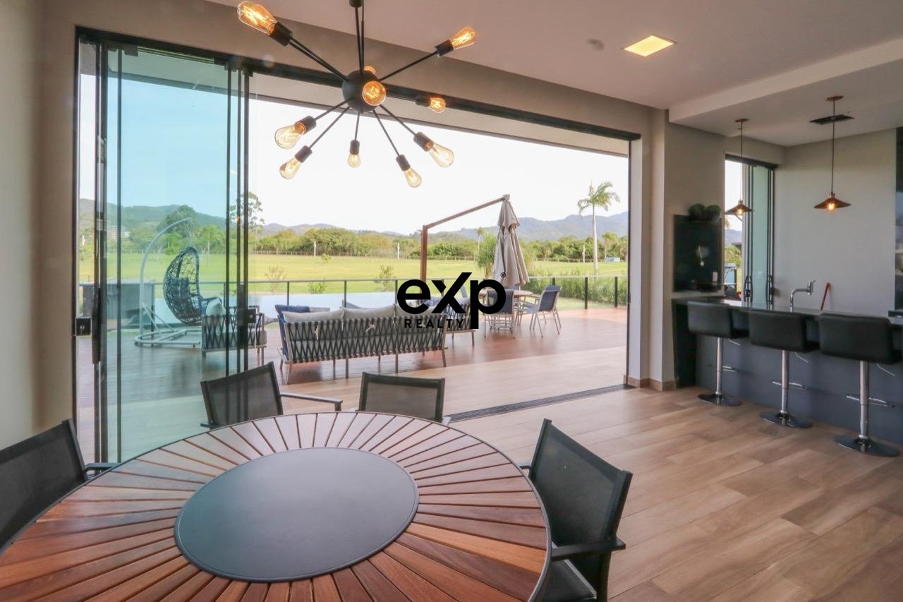 Casa em Condomínio à venda 675m no Reserva Camboriu - SC