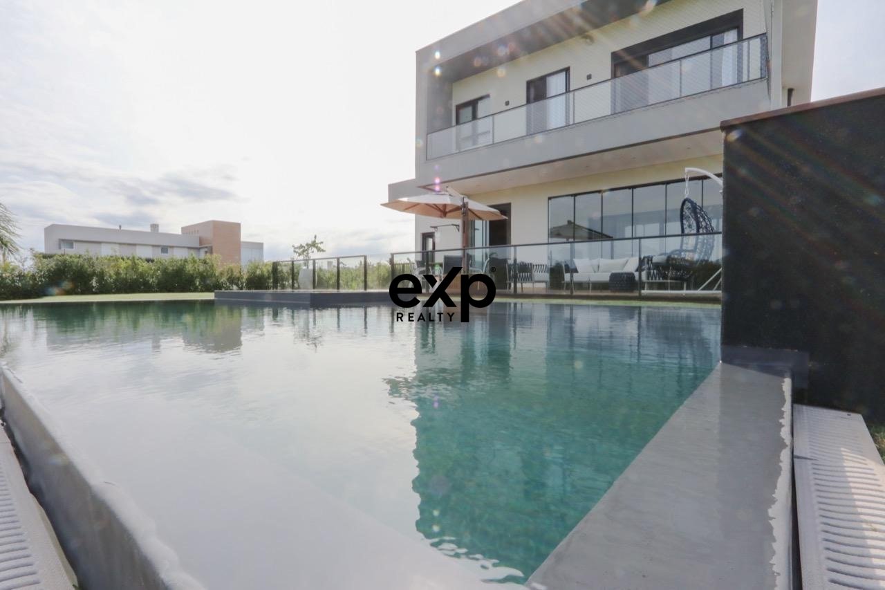 Casa em Condomínio à venda 675m no Reserva Camboriu - SC