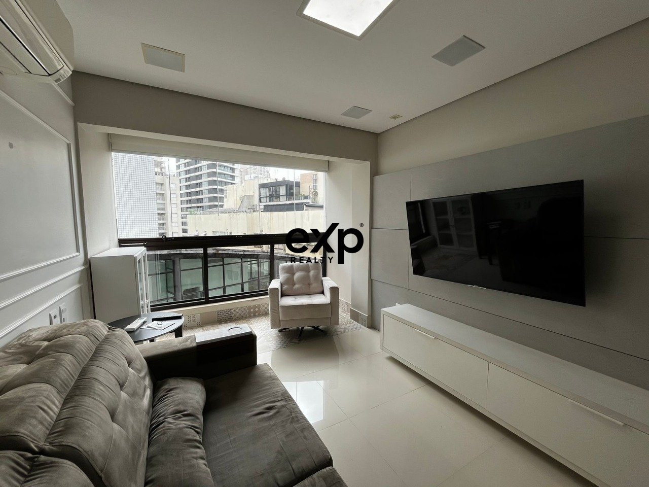 Apartamento de 2 quartos de frente ao Insper na Vila Olímpia SP=alugado