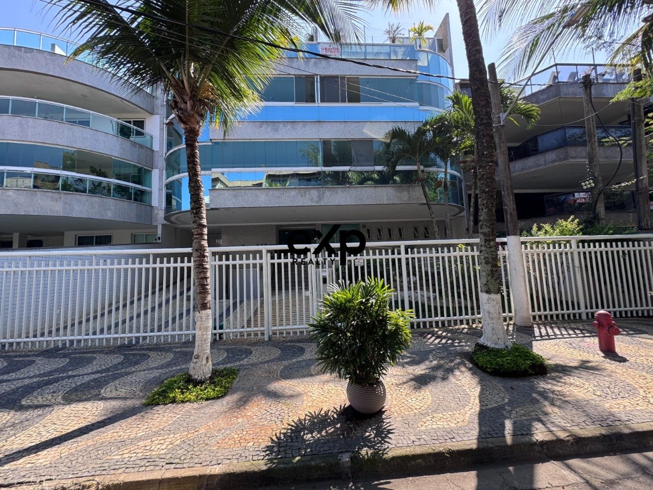 Cobertura em condomínio no Recreio dos Bandeirantes