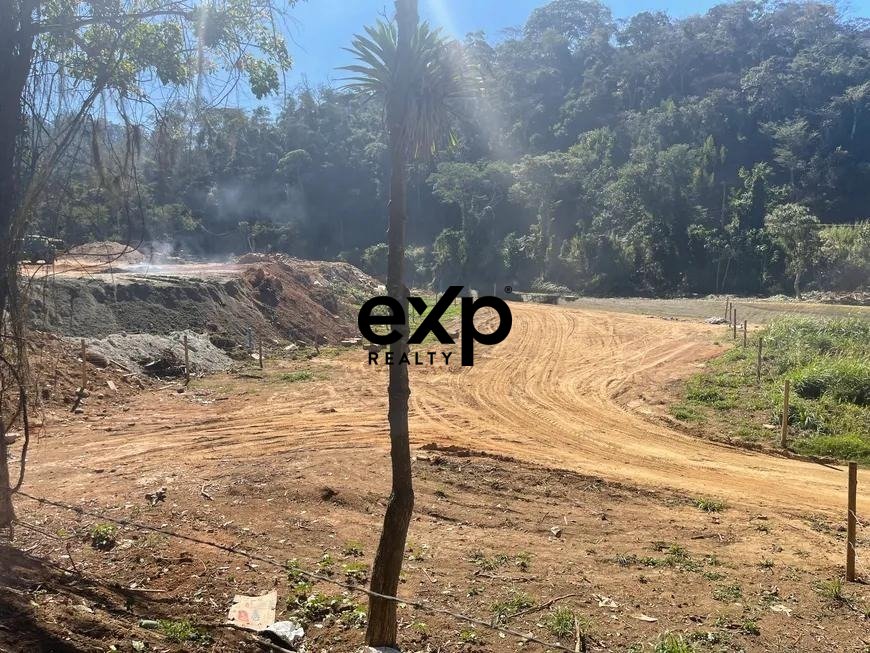Terreno à Venda em Itaipava com 1.390,72 m² por R$ 420.000,00 - Petrópolis, RJ