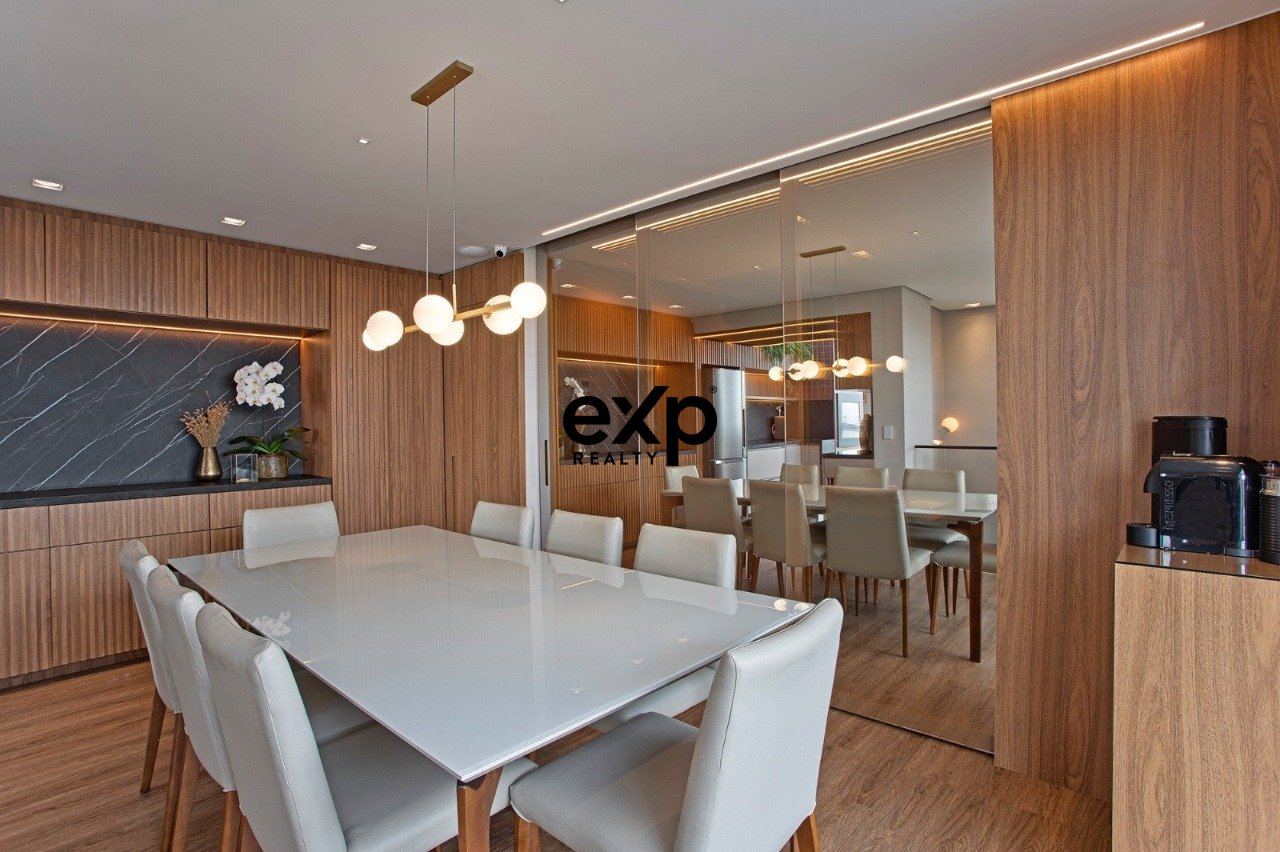 Apartamento Cobertura com 2 suites no Centro Civico
