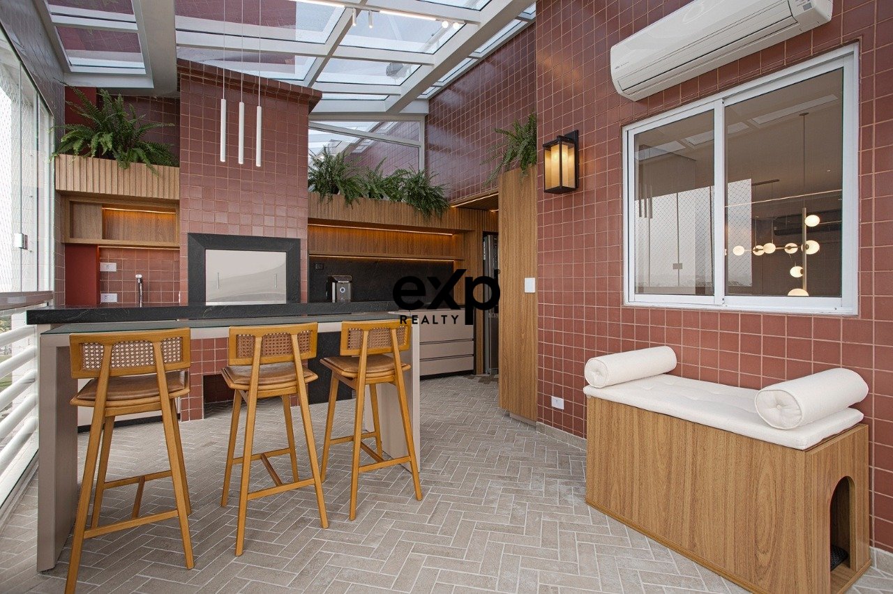 Apartamento Cobertura com 2 suites no Centro Civico