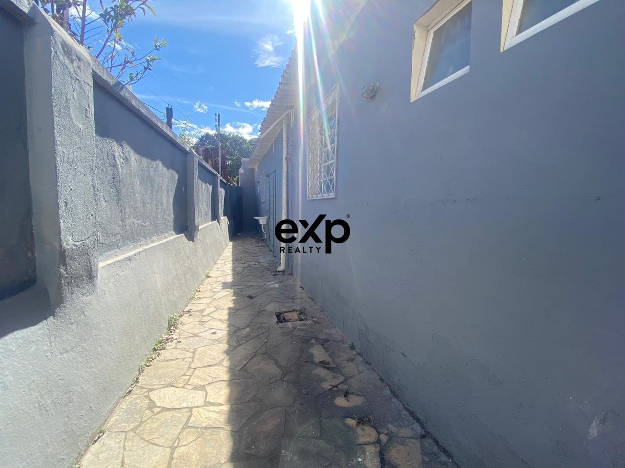 CASA COMERCIAL NA RUA DR ROCHA PEDRO LEOPOLDO