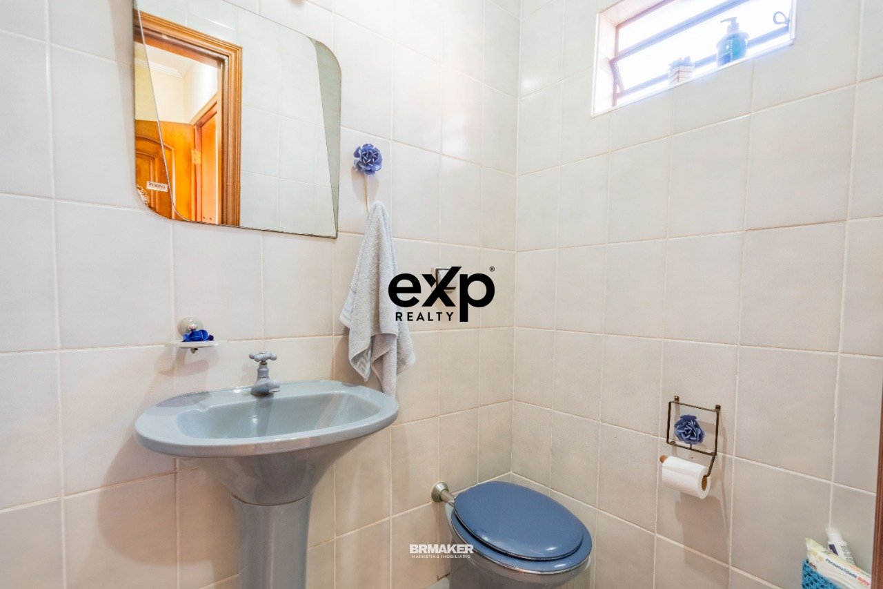 Casa à venda com 04 quartos no CLT em valinhos/SP