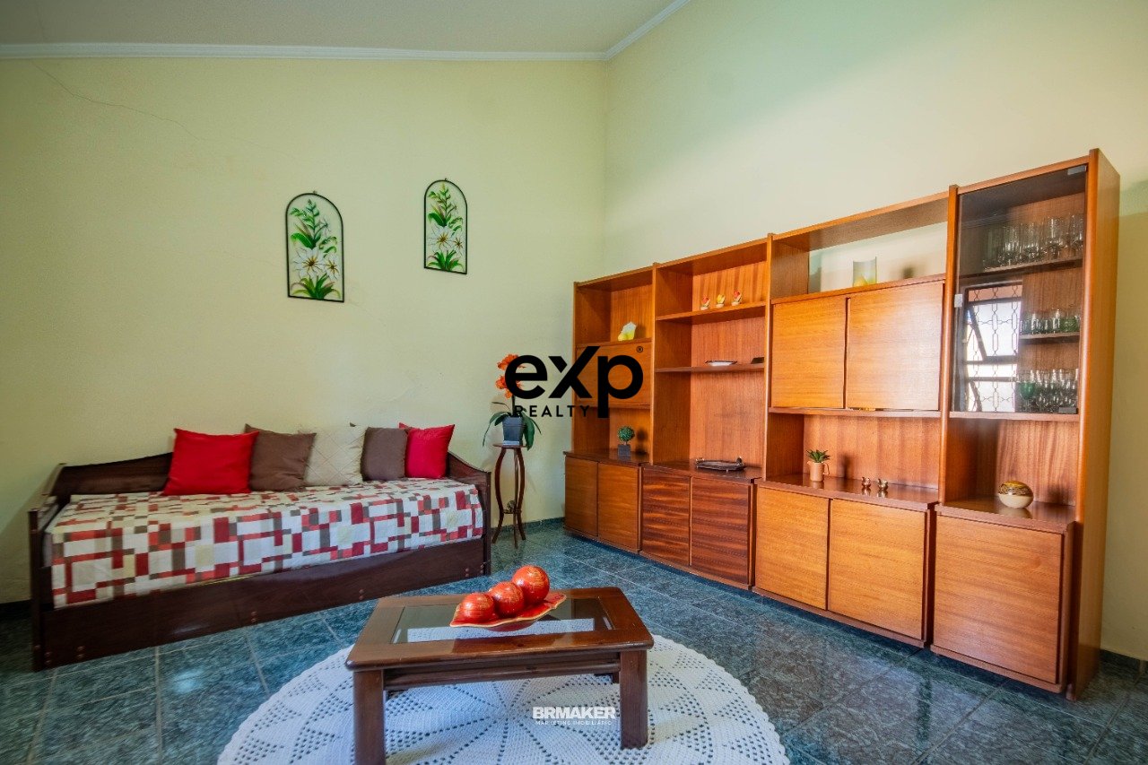 Casa à venda com 04 quartos no CLT em valinhos/SP