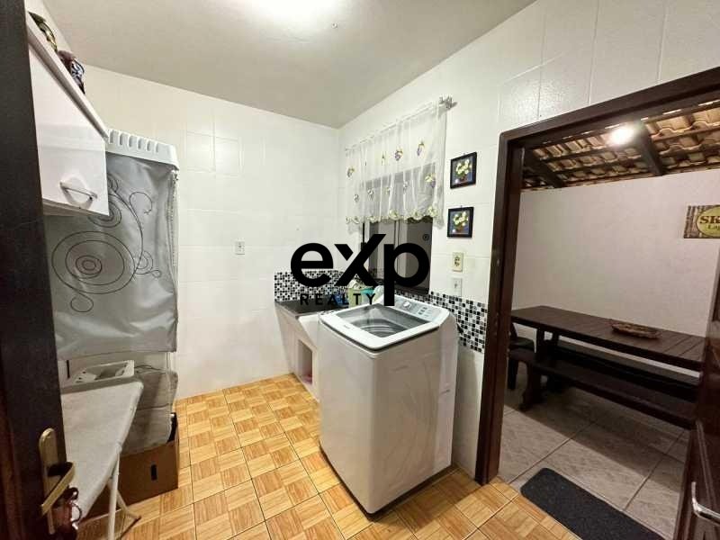 Casa ampla com suíte e área de festas no Loteamento Primavera - Blumenau
