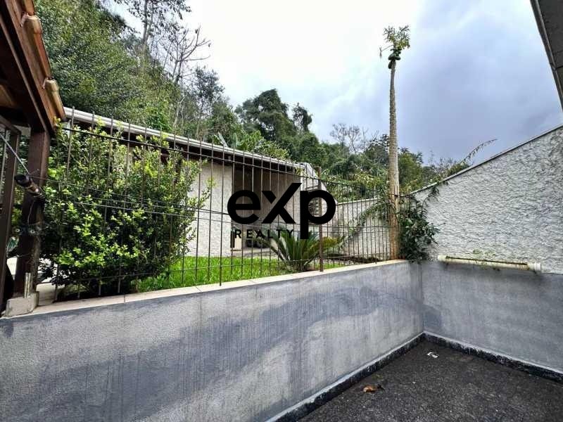 Casa ampla com suíte e área de festas no Loteamento Primavera - Blumenau