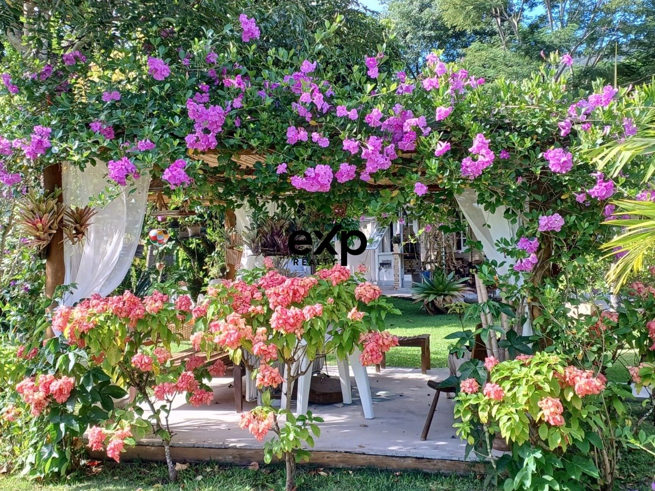 Sítio à venda em Rio Bonito, 9.000 m² por R$ 950.000,00 - Petrópolis, RJ